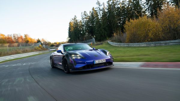 Taycan Turbo GT with Manthey Kit sets new record with a time of 06:55.533 minutes