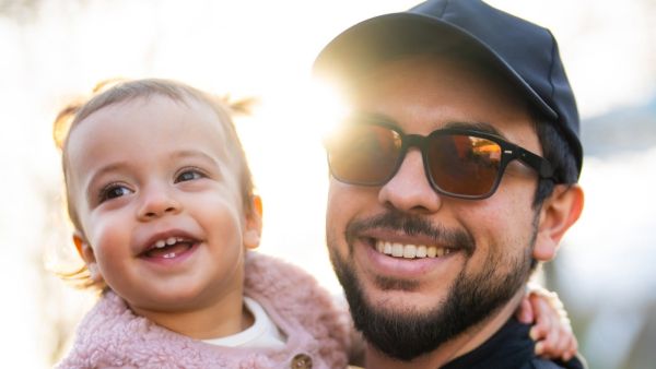 الملكة رانيا تنشر صورة جديدة لولي العهد مع ابنته بمناسبة عيد ميلاده