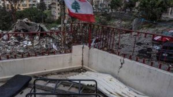 منازل ومبانٍ متضررة في جنوب لبنان مع بدء عودة آلاف النازحين إلى مناطقهم عقب تراجع حدة القتال