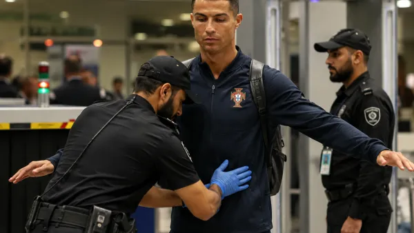 تفتيش أمني للنجم البرتغالي