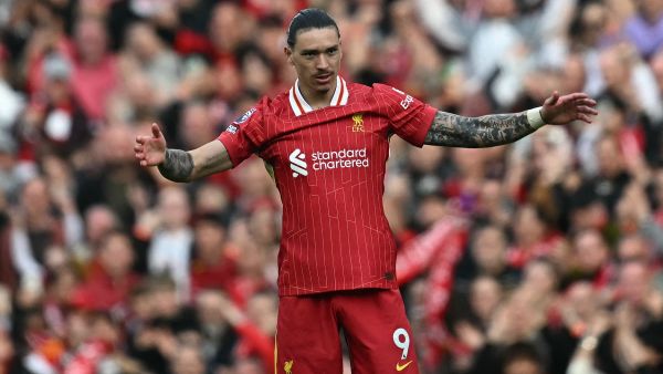 ليفربول يدرس استعادة داروين نونيز مجاناً