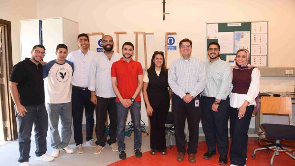 ضمن سلسلة لقاء مع خبير:  أستاذ الجامعة الأمريكية بالقاهرة عمرو الموجي يستكشف الأبعاد الأخلاقية للسيارات ذاتية القيادة
