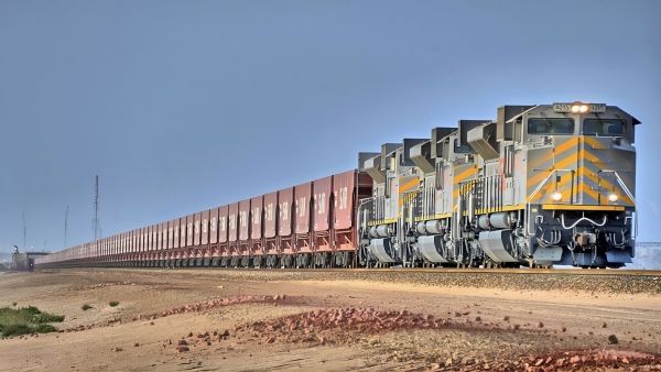 تحالف شركة حسن علام للإنشاءات - السعودية المحدودة و شركة OHL Arabia LLC  يفوز بعقد من الخطوط الحديدية السعودية لتنفيذ خط سكة حديد للشحن بطول 22.7 كيلومترًا يربط المدينة الصناعية الثانية بالدمام