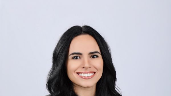 How are women in the UAE building wealth in 2026?