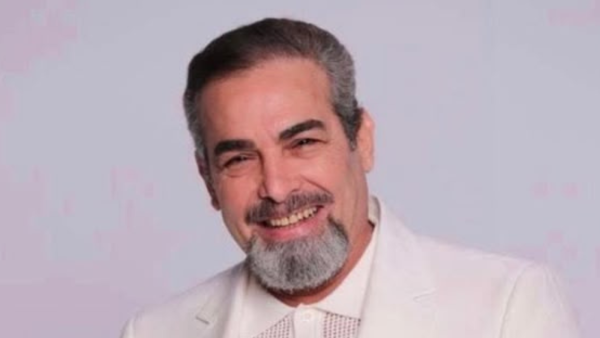 هل خضع أحمد عبد العزيز لجراحة عاجلة؟ أشرف زكي يوضح الحقيقة