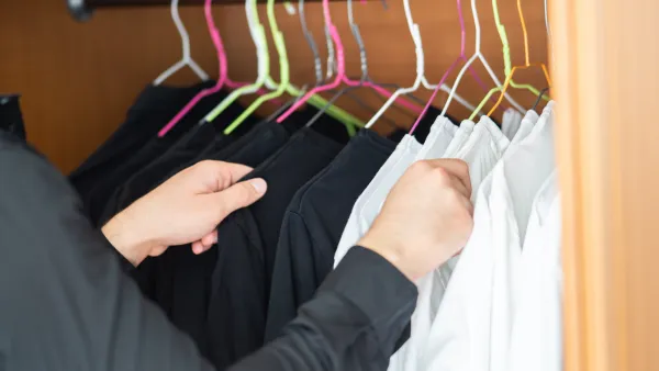 7 قطع أساسية يجب أن تكون في خزانة كل رجل هذا الصيف