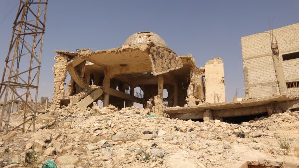 آثار الدمار في أحد المباني الدينية بقطاع غزة وسط استمرار عمليات الهدم والتدمير.