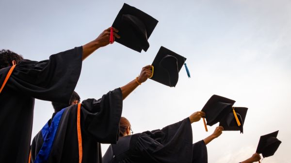 عبارات تهنئة علامات الـ IB للطلاب:
