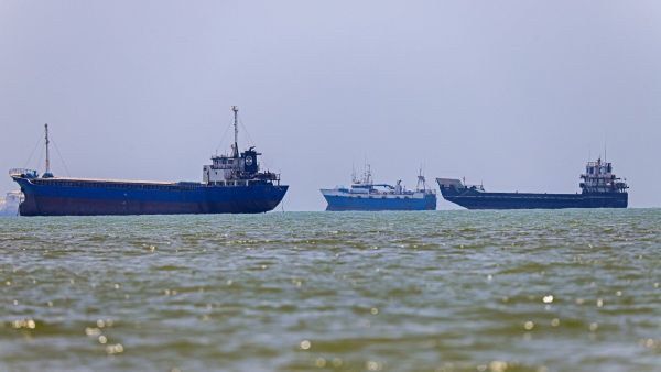  IRGC attacks Qatari tanker near Strait of Hormuz