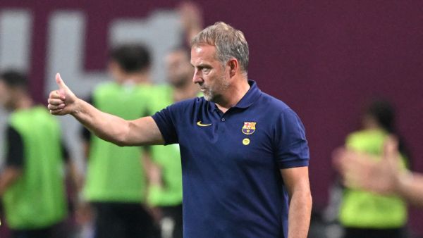 الألماني هانسي فليك المدير الفني لنادي برشلونة الإسباني