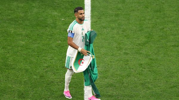 رياض محرز يعتزل اللعب الدولي مع منتخب الجزائر عقب مباراة سويسرا في كأس العالم 2026