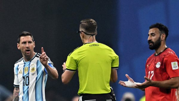 referee François Letexier