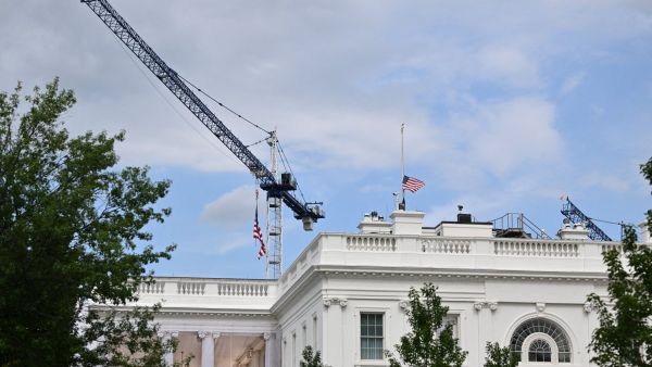 Half-mast flag at White House for Lindsey Graham
