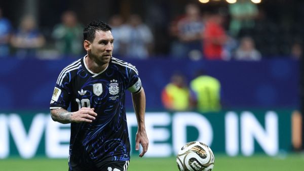ليونيل ميسي قائد منتخب الأرجنتين يواجه لامين يامال موهبة إسبانيا في نهائي كأس العالم 2026