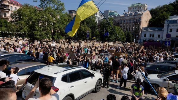 Protests in Kyiv over Defense Minister dismissal