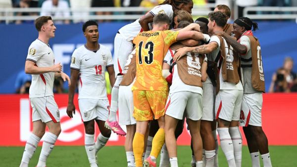 نجوم منتخب إنجلترا يحتفلون بالفوز على فرنسا في كأس العالم 2026