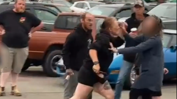 Muslim Woman Assaulted in Front of Child Sparks Outrage in Canada