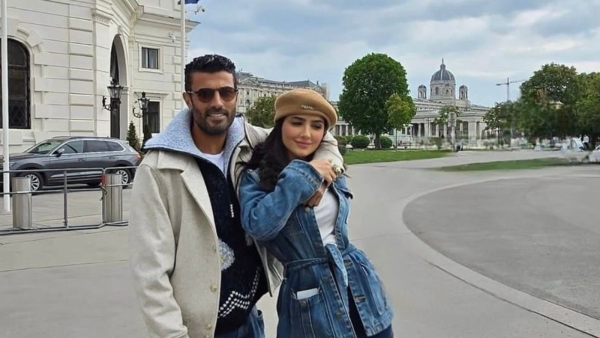 بالجلباب الصعيدي.. محمد سامي يحتفل مع مي عمر بتأهل مصر التاريخي