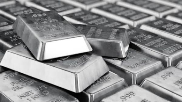 عقود الفضة الآجلة تتجاوز مستوى 58 دولاراً للأونصة خلال تداولات الثلاثاء