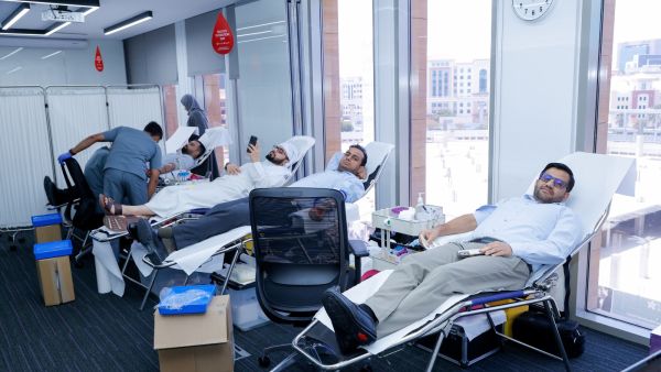 الإمارات الإسلامي ينظم حملة للتبرع بالدم بالتعاون مع مركز دبي للتبرع بالدم