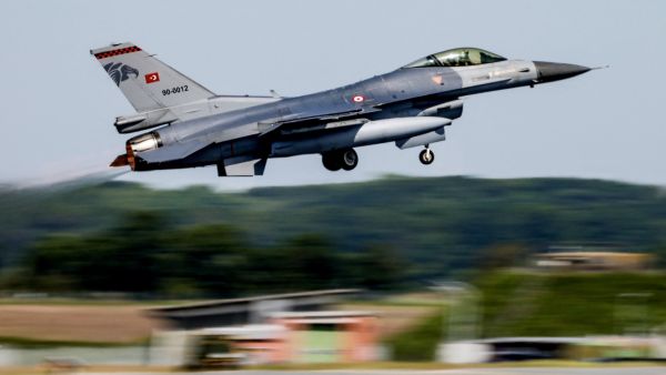 Turkish Air Force F-16 crashes during training flight in Yalova