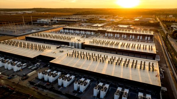 Amazon data centers