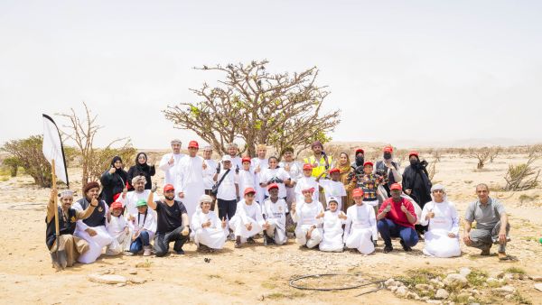Ooredoo و جمعية بهجة العُمانية للأيتام يساهمون في زراعة 1000 شجرة لبان في محمية اللبان بمحافظة ظفار
