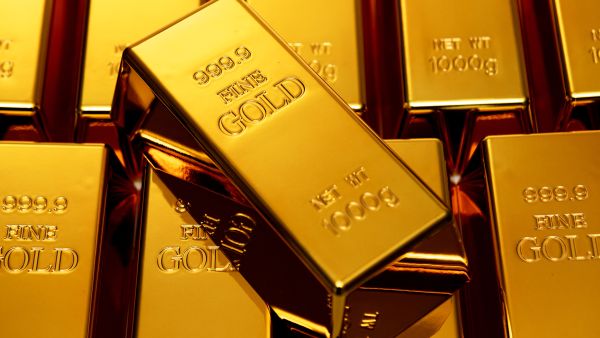 الذهب يتراجع بعد صعود دام 7 أسابيع مع قرب صدور بيانات التضخم الأمريكية