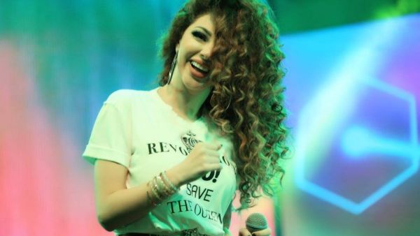 ميريام فارس تتعلم الرقص السعودي