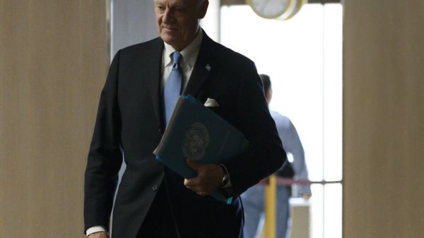 UN Syria envoy Staffan de Mistura arrives to a meeting with members of the opposition during Syrian peace talks at the United Nations Office in Geneva on March 24, 2016. (AFP/Fabrice Coffrini) UN Syria envoy Staffan de Mistura arrives to a meeting with members of the opposition during Syrian peace talks at the United Nations Office in Geneva on March 24, 2016. (AFP/Fabrice Coffrini)