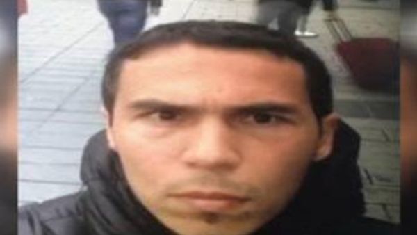 السلطات التركية قالت إنها توصلت إلى زوجة منفذ الهجوم وطفلتيه