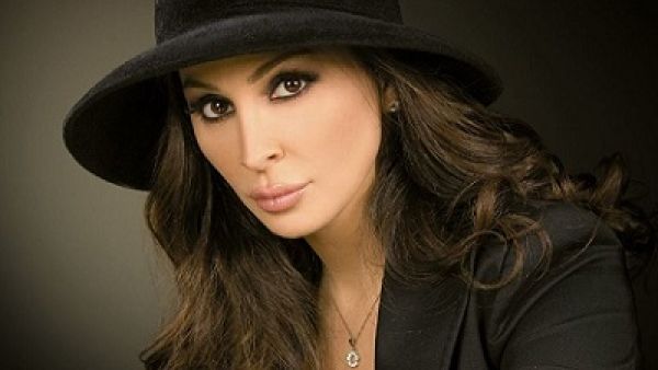 إليسا تعتذر من جمهورها ...تعرف على السبب
