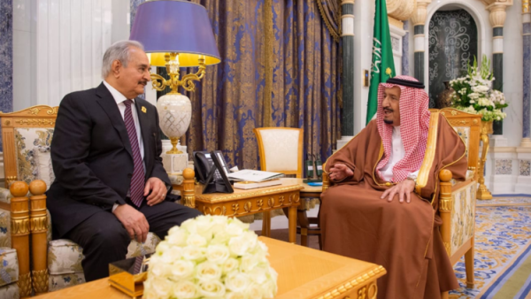 العاهل السعودي يستقبل حفتر
