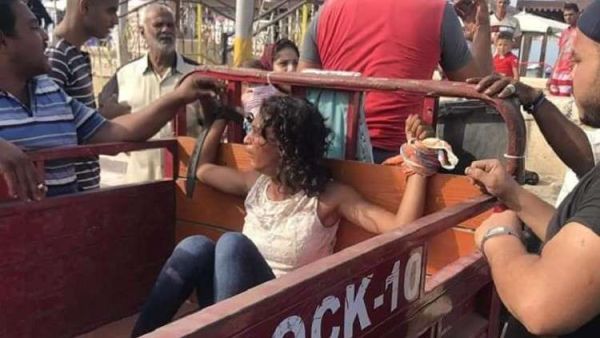 الفتاة هربت من والدها الذي يعذبها 