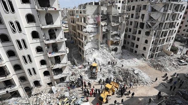 وزير الخارجية الإيراني: الدبلوماسية تفادت الحرب في إدلب السورية
