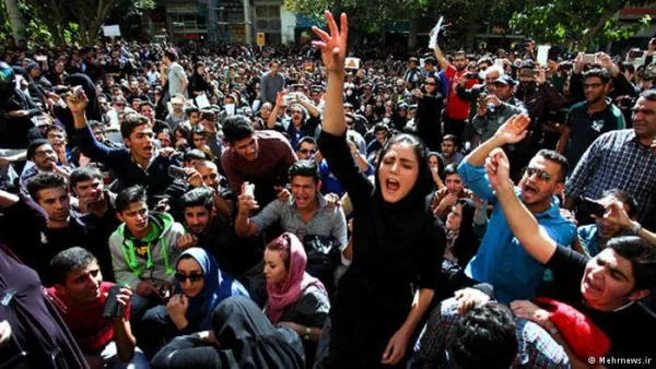 كانت مدينة "مشهد" الإيرانية شيعت   القيادي "زنالي علي زاده" في ميلشيا "فاطميون" 