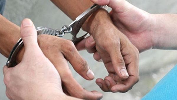 وتمكنت قوة أمنية من القبض على المتهم وبحوزته السلاح المستخدم في الواقعة، وبمواجهته أقر بارتكابها.