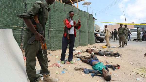 منظمة العفو الدولية تتهم الجيش الأميركي بقتل مدنيين في الصومال

الجيش الاميركي بقتل مدنيين في الضربات التي ينفذها ضد مقاتلي حركة الشباب الإسلامية في الصومال