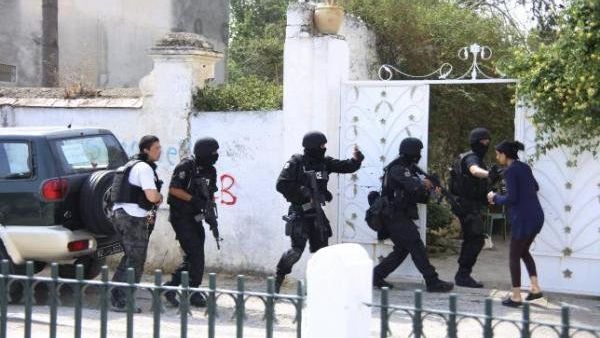 السبسي، "قرر إعلان حالة الطوارئ في كامل تراب الجمهورية التونسية 