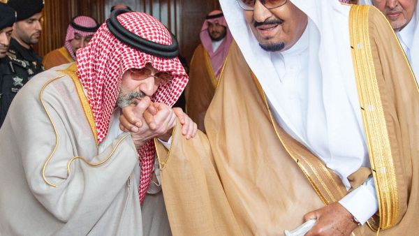 قال الوليد في تغريدته: "الله ثم الملك ثم الوطن"