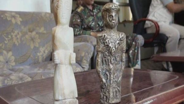 Yemeni security forces foiled a Houthi attempt to smuggle rare antiquities out of the Marib province. (Arab News)