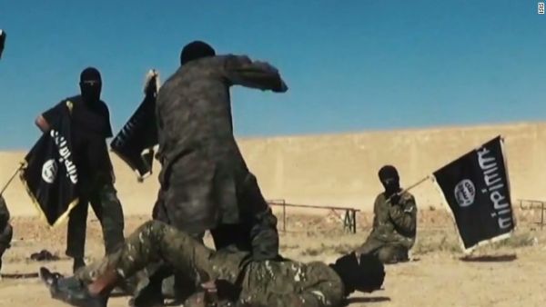 Fresh recruits are reportedly told to rip up and burn their passports upon arriving in Daesh-held territory in Syria to ensure they don't try to defect from the group's ranks. (AFP/File)