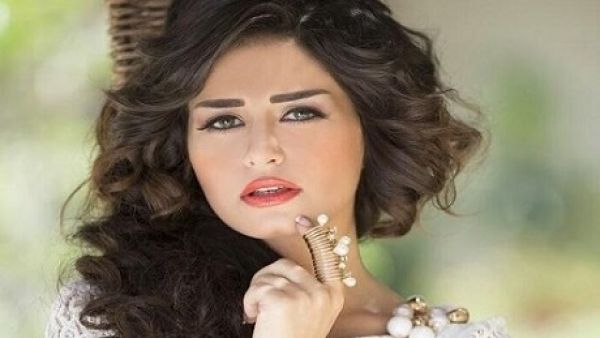 منة فضالي تخضع لعملية جراحية 