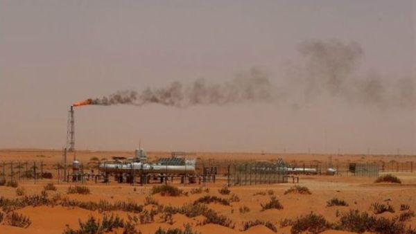 السعودية تعلن موعد رفع أسعار الوقود والكهرباء نهاية الشهر
السعودية تعلن موعد رفع أسعار الوقود والكهرباء نهاية الشهر