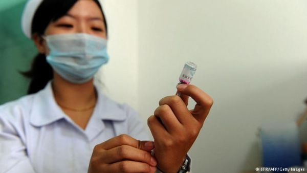 A nurse prepares a dose of vaccination (AFP/File Photo)	