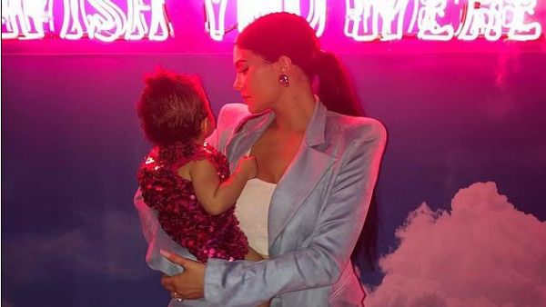 كايلي جينر وستورمي