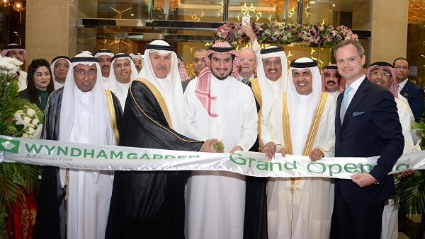 خلال الافتتاح