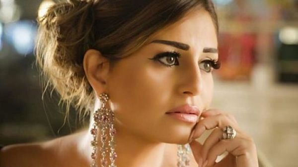 منة فضالي تستغيث بجمهورها من مجهول يطاردها منة فضالي تستغيث بجمهورها من مجهول يطاردها