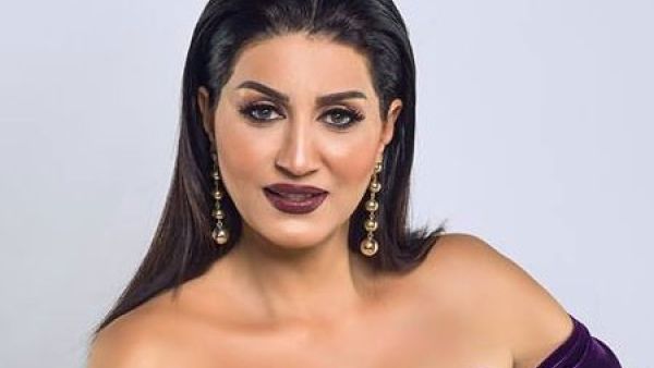 وفاء عامر