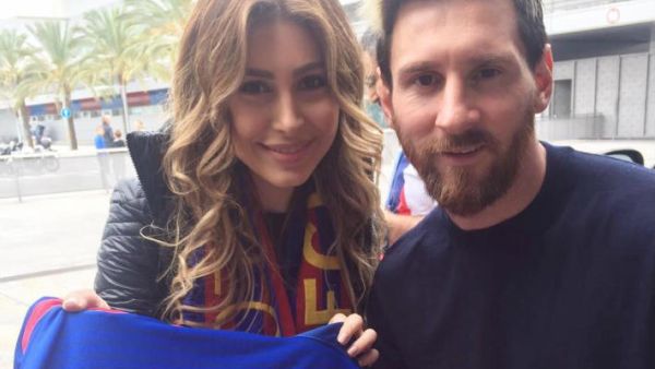 يارا برفقة اللاعب الأرجنتيني ميسي 